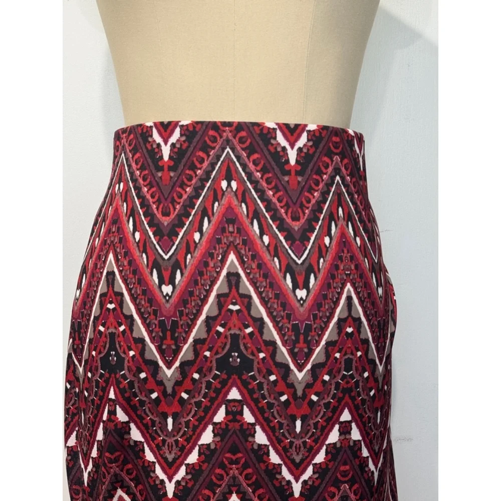 Christopher & Banks geometric Skirt 1X Red purple gray white stretch pull-on - Picture 2 of 8